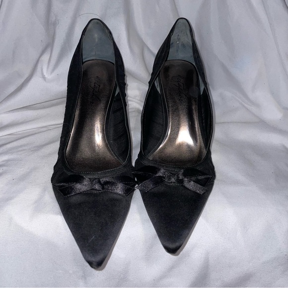 Metaphor black satin & sheer heel with pointed toe and bows - 2.5 in heel - 8.5m - Picture 3 of 8